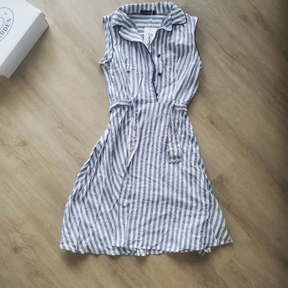 Striped dress - Picture 1 of 4